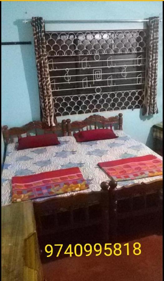 Family Homestay 마디케리 외부 사진